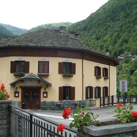 Hotel Residence Giardini Piode Buitenkant foto
