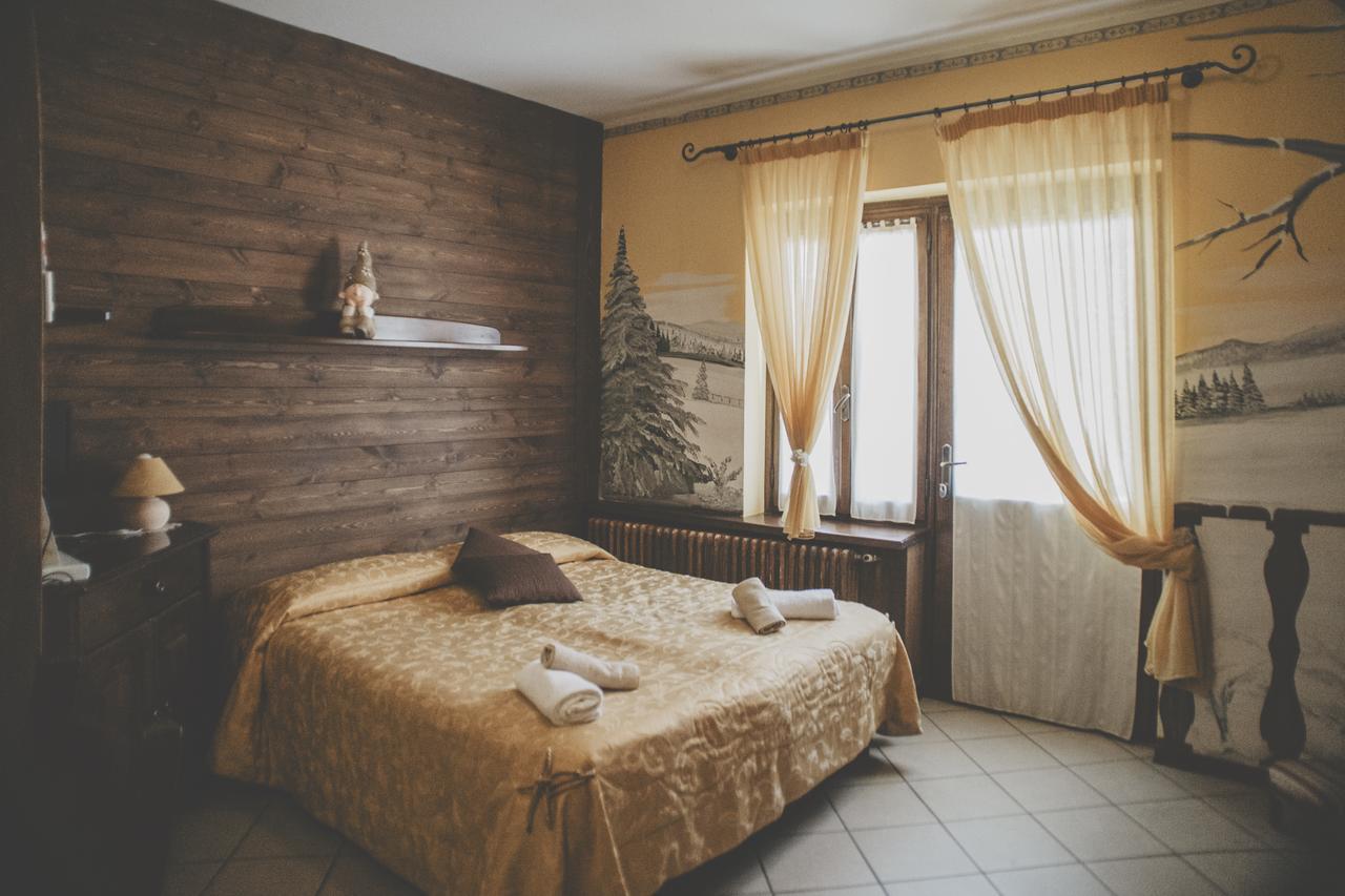 Hotel Residence Giardini Piode Buitenkant foto