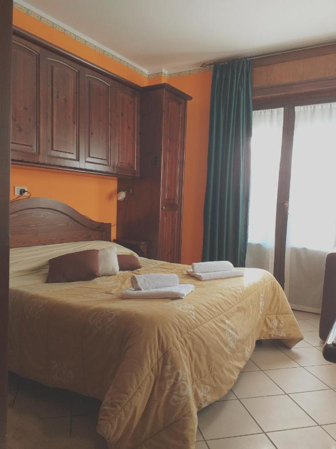 Hotel Residence Giardini Piode Buitenkant foto